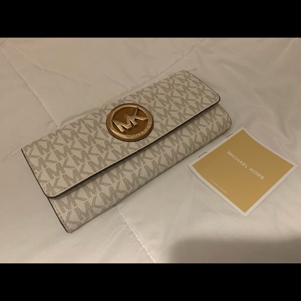 Michael kors wallet #NWT never used
